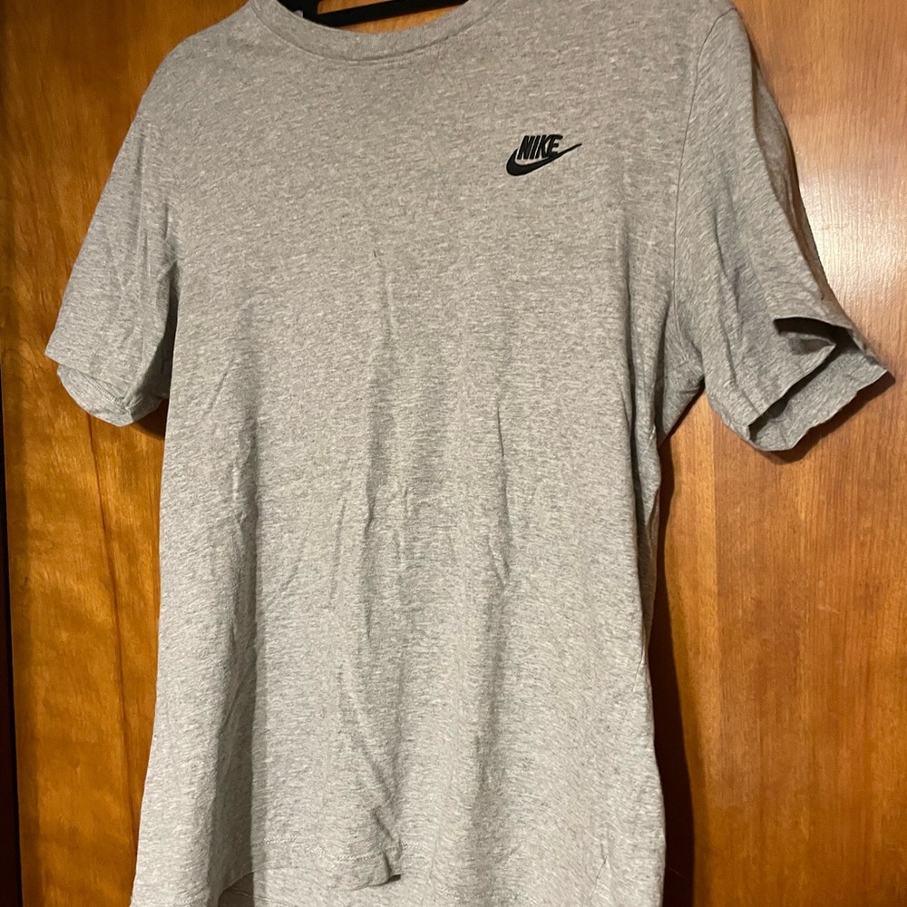 Nike Men's Gray T-Shirt